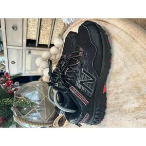 New Balance 410v6 Black Red